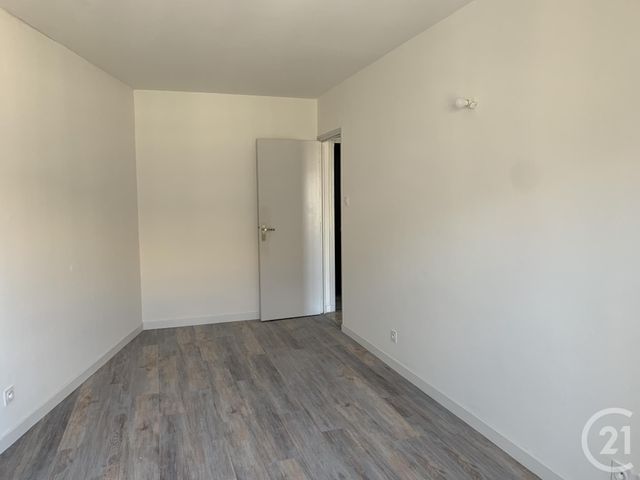 Appartement &agrave; louer - 3 pi&egrave;ces - 69,41 m2 - Bagnols Sur Ceze - 30 - LANGUEDOC-ROUSSILLON