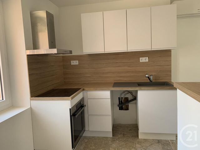 Appartement &agrave; louer - 3 pi&egrave;ces - 69,41 m2 - Bagnols Sur Ceze - 30 - LANGUEDOC-ROUSSILLON