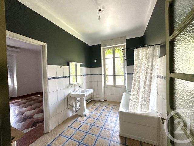 Maison &agrave; louer - 4 pi&egrave;ces - 168 m2 - Bagnols Sur Ceze - 30 - LANGUEDOC-ROUSSILLON