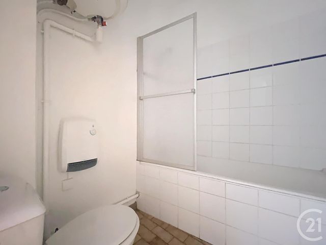 Appartement F1 &agrave; louer - 1 pi&egrave;ce - 27,84 m2 - Bagnols Sur Ceze - 30 - LANGUEDOC-ROUSSILLON