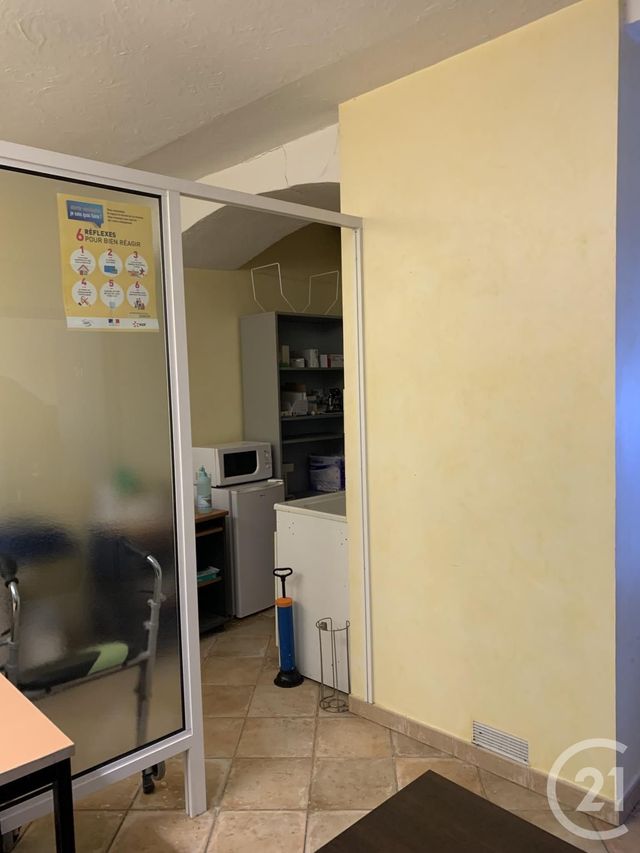 Appartement &agrave; louer - 2 pi&egrave;ces - 20 m2 - Bagnols Sur Ceze - 30 - LANGUEDOC-ROUSSILLON