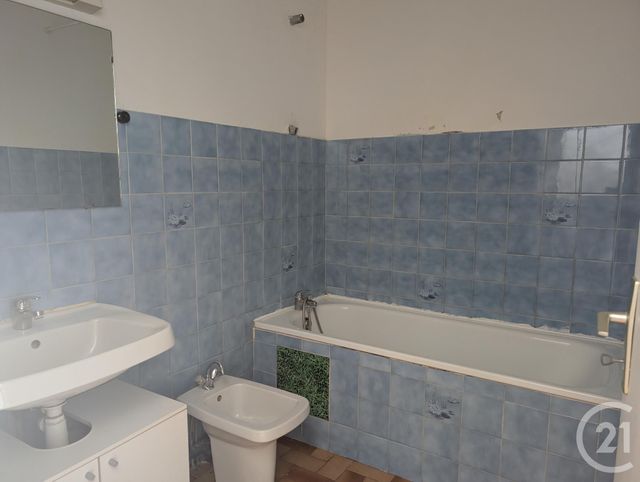 Appartement F2 &agrave; louer - 2 pi&egrave;ces - 71 m2 - Orange - 84 - PROVENCE-ALPES-COTE-D-AZUR