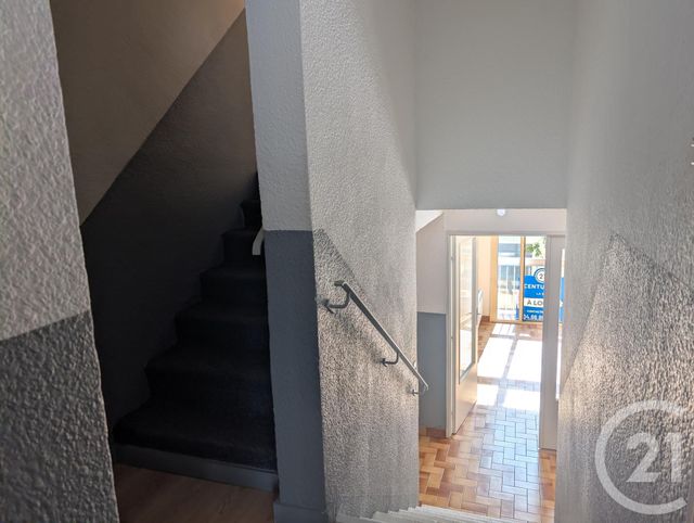 Appartement F2 &agrave; louer - 2 pi&egrave;ces - 71 m2 - Orange - 84 - PROVENCE-ALPES-COTE-D-AZUR