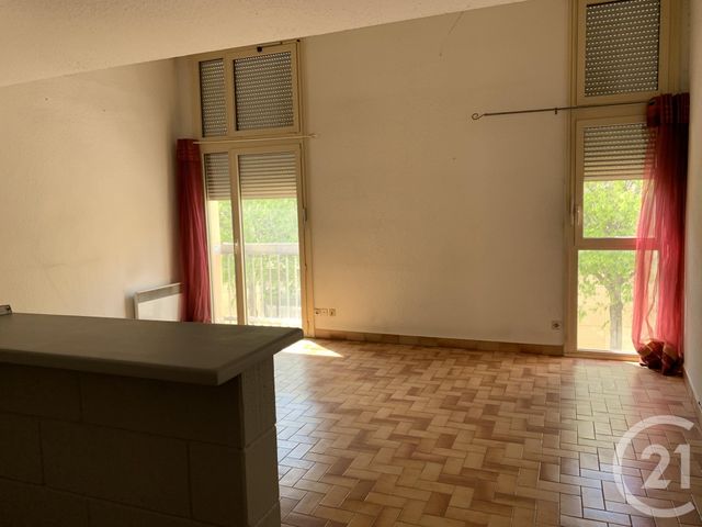 Appartement F2 &agrave; louer - 2 pi&egrave;ces - 71 m2 - Orange - 84 - PROVENCE-ALPES-COTE-D-AZUR