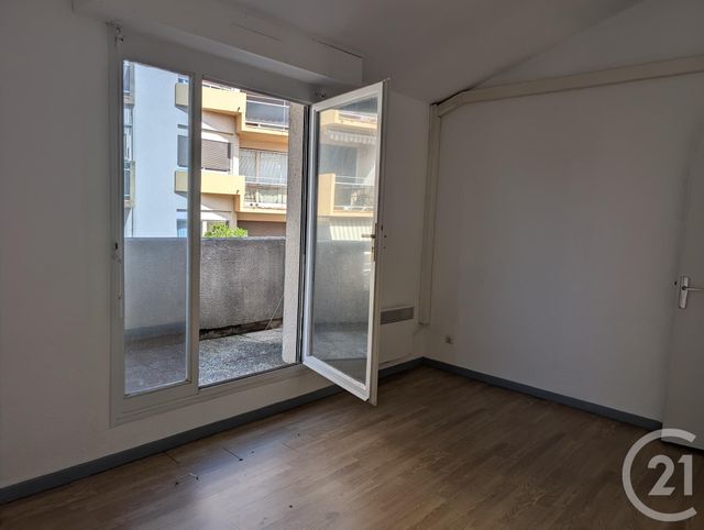 Appartement F2 &agrave; louer - 2 pi&egrave;ces - 71 m2 - Orange - 84 - PROVENCE-ALPES-COTE-D-AZUR