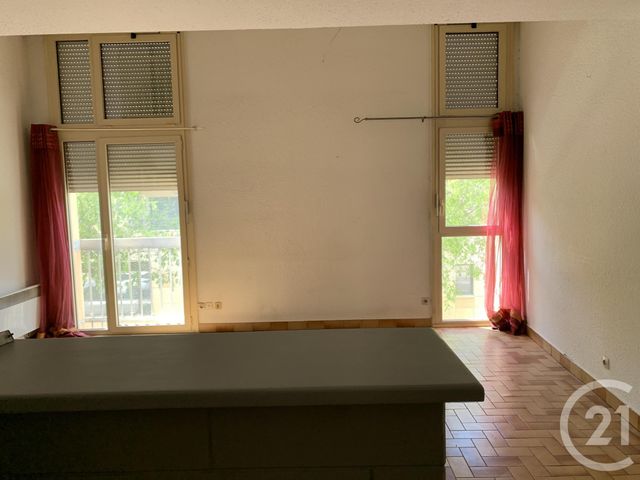 Appartement F2 &agrave; louer - 2 pi&egrave;ces - 71 m2 - Orange - 84 - PROVENCE-ALPES-COTE-D-AZUR
