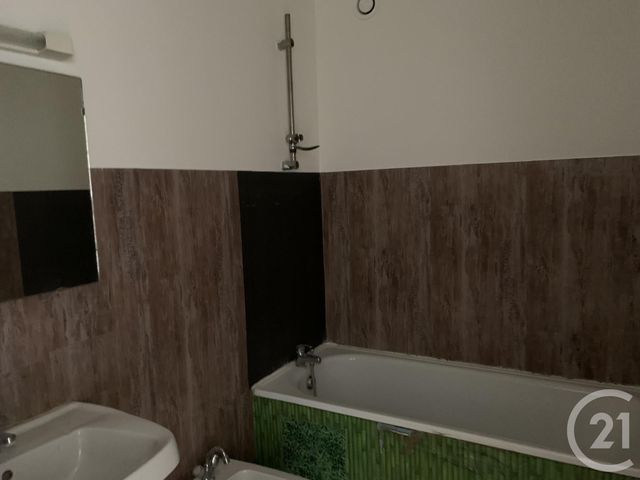 Appartement F2 &agrave; louer - 2 pi&egrave;ces - 71 m2 - Orange - 84 - PROVENCE-ALPES-COTE-D-AZUR