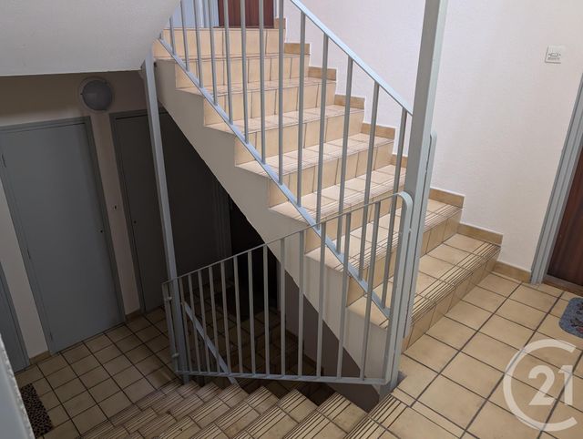 Appartement F2 &agrave; louer - 2 pi&egrave;ces - 71 m2 - Orange - 84 - PROVENCE-ALPES-COTE-D-AZUR