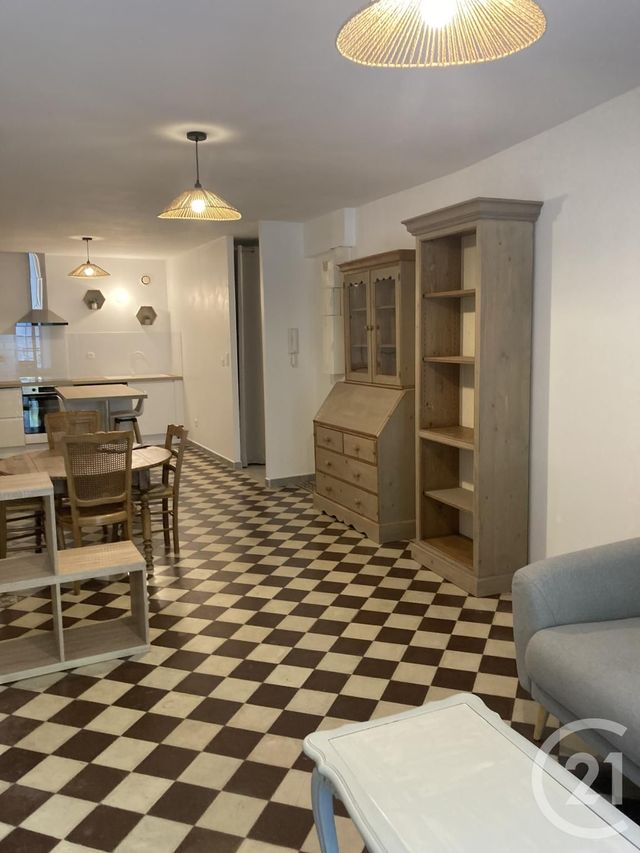 Appartement F2 &agrave; louer - 2 pi&egrave;ces - 59,30 m2 - Bagnols Sur Ceze - 30 - LANGUEDOC-ROUSSILLON