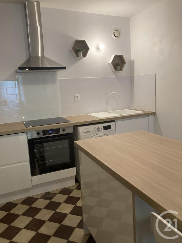Appartement F2 &agrave; louer - 2 pi&egrave;ces - 59,30 m2 - Bagnols Sur Ceze - 30 - LANGUEDOC-ROUSSILLON
