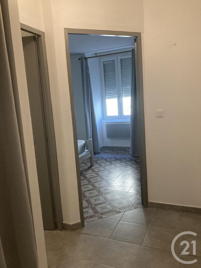 Appartement F2 &agrave; louer - 2 pi&egrave;ces - 59,30 m2 - Bagnols Sur Ceze - 30 - LANGUEDOC-ROUSSILLON