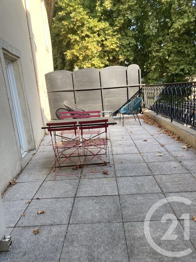 Appartement F2 &agrave; louer - 2 pi&egrave;ces - 59,30 m2 - Bagnols Sur Ceze - 30 - LANGUEDOC-ROUSSILLON