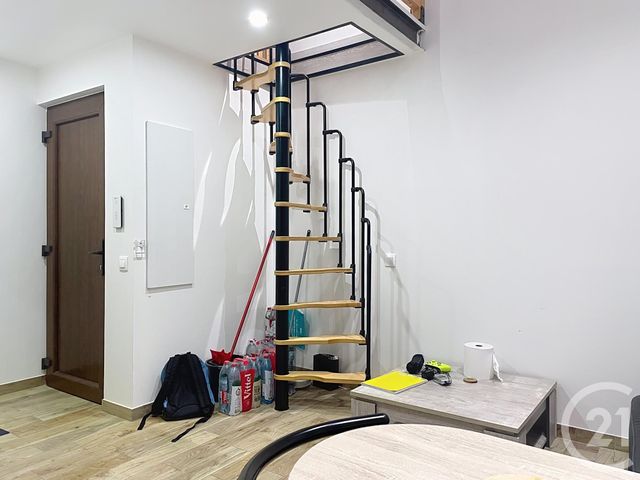 Appartement F1 &agrave; louer - 1 pi&egrave;ce - 18 m2 - Bagnols Sur Ceze - 30 - LANGUEDOC-ROUSSILLON