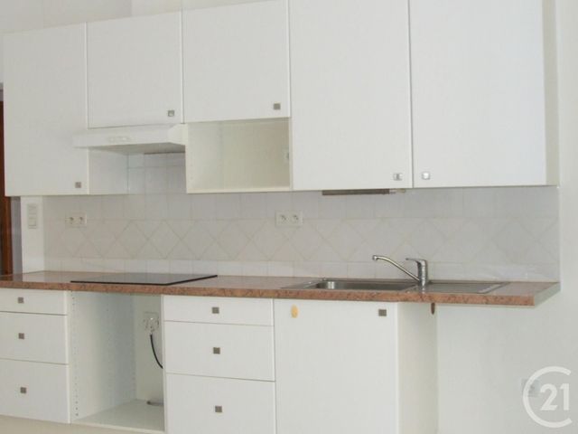 Appartement F2 &agrave; louer - 2 pi&egrave;ces - 56 m2 - Bagnols Sur Ceze - 30 - LANGUEDOC-ROUSSILLON