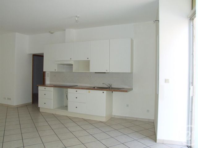 Appartement F2 &agrave; louer - 2 pi&egrave;ces - 56 m2 - Bagnols Sur Ceze - 30 - LANGUEDOC-ROUSSILLON