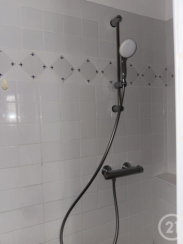 Appartement F2 &agrave; louer - 2 pi&egrave;ces - 56 m2 - Bagnols Sur Ceze - 30 - LANGUEDOC-ROUSSILLON