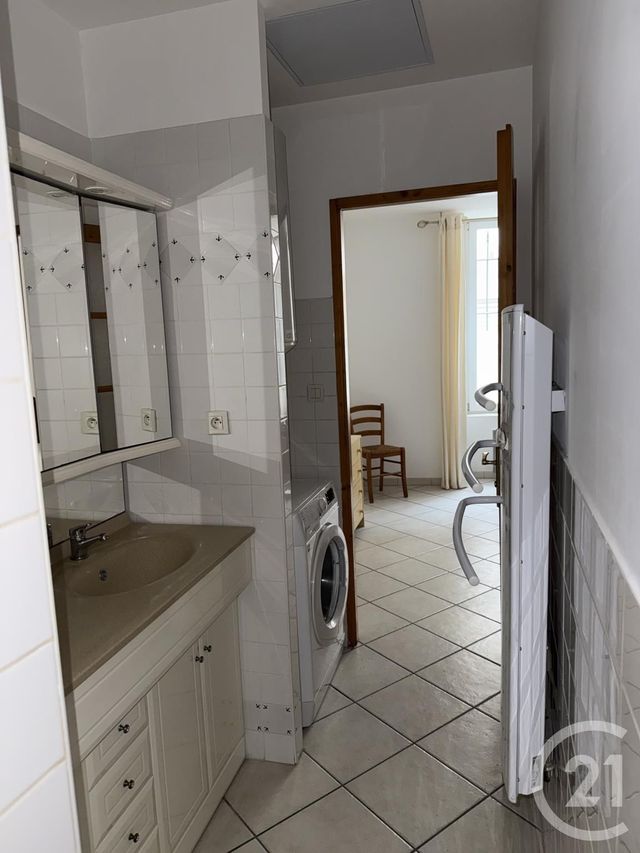 Appartement F2 &agrave; louer - 2 pi&egrave;ces - 56 m2 - Bagnols Sur Ceze - 30 - LANGUEDOC-ROUSSILLON