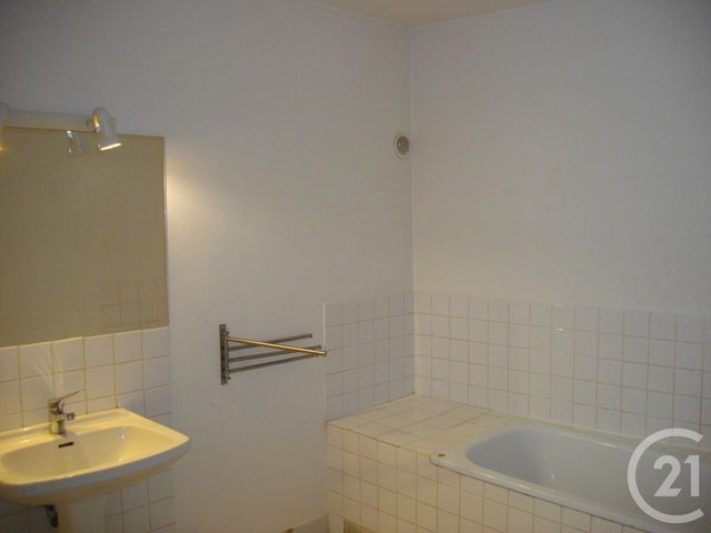 Appartement F2 &agrave; louer - 2 pi&egrave;ces - 48 m2 - Bagnols Sur Ceze - 30 - LANGUEDOC-ROUSSILLON