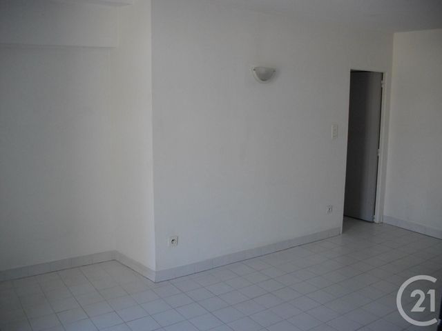 Appartement F2 &agrave; louer - 2 pi&egrave;ces - 48 m2 - Bagnols Sur Ceze - 30 - LANGUEDOC-ROUSSILLON