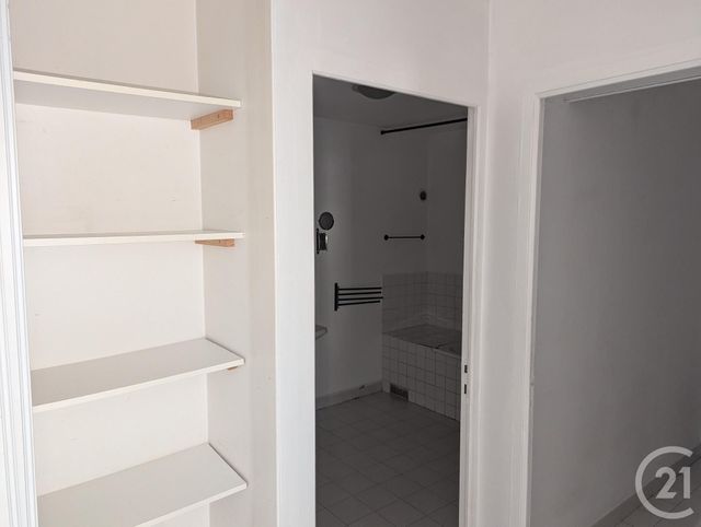 Appartement F2 &agrave; louer - 2 pi&egrave;ces - 48 m2 - Bagnols Sur Ceze - 30 - LANGUEDOC-ROUSSILLON