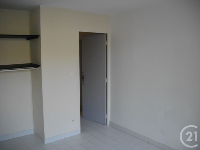 Appartement F2 &agrave; louer - 2 pi&egrave;ces - 48 m2 - Bagnols Sur Ceze - 30 - LANGUEDOC-ROUSSILLON