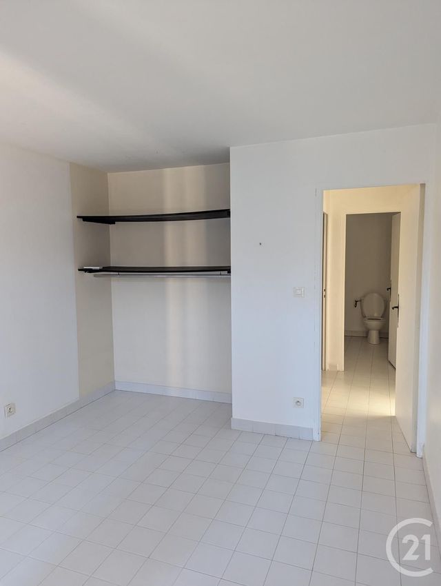 Appartement F2 &agrave; louer - 2 pi&egrave;ces - 48 m2 - Bagnols Sur Ceze - 30 - LANGUEDOC-ROUSSILLON
