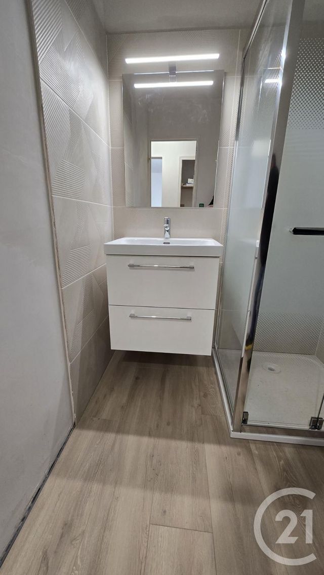 Appartement F1 &agrave; louer - 1 pi&egrave;ce - 31,03 m2 - Bagnols Sur Ceze - 30 - LANGUEDOC-ROUSSILLON