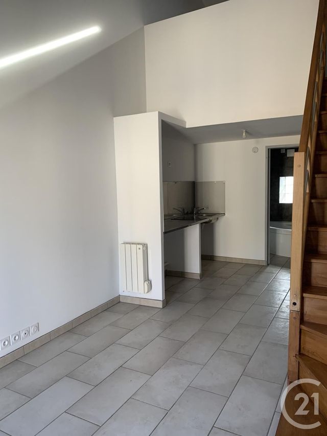 Appartement &agrave; louer - 2 pi&egrave;ces - 36 m2 - Bagnols Sur Ceze - 30 - LANGUEDOC-ROUSSILLON