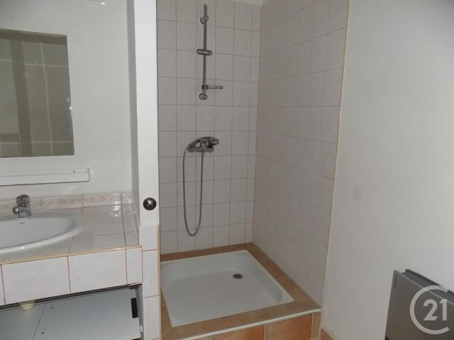 Maison &agrave; louer - 4 pi&egrave;ces - 100 m2 - Laudun L Ardoise - 30 - LANGUEDOC-ROUSSILLON