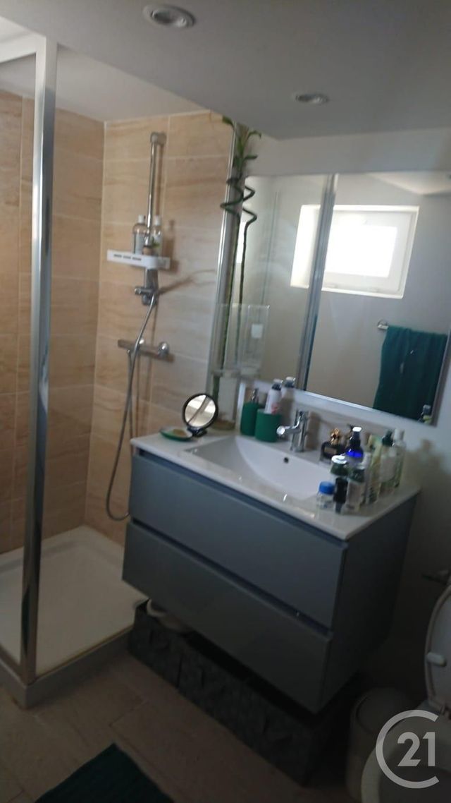 Maison &agrave; louer - 4 pi&egrave;ces - 100 m2 - Laudun L Ardoise - 30 - LANGUEDOC-ROUSSILLON