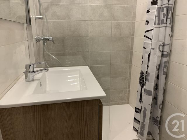 Appartement Studio &agrave; louer - 1 pi&egrave;ce - 20,30 m2 - Bagnols Sur Ceze - 30 - LANGUEDOC-ROUSSILLON