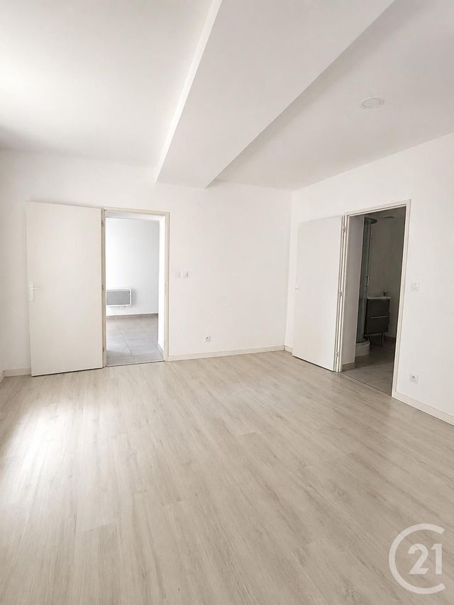 Appartement F2 &agrave; louer - 2 pi&egrave;ces - 44 m2 - Bagnols Sur Ceze - 30 - LANGUEDOC-ROUSSILLON