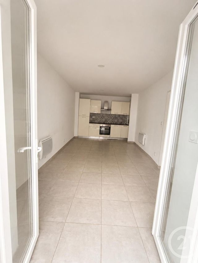 Appartement F2 &agrave; louer - 2 pi&egrave;ces - 44 m2 - Bagnols Sur Ceze - 30 - LANGUEDOC-ROUSSILLON