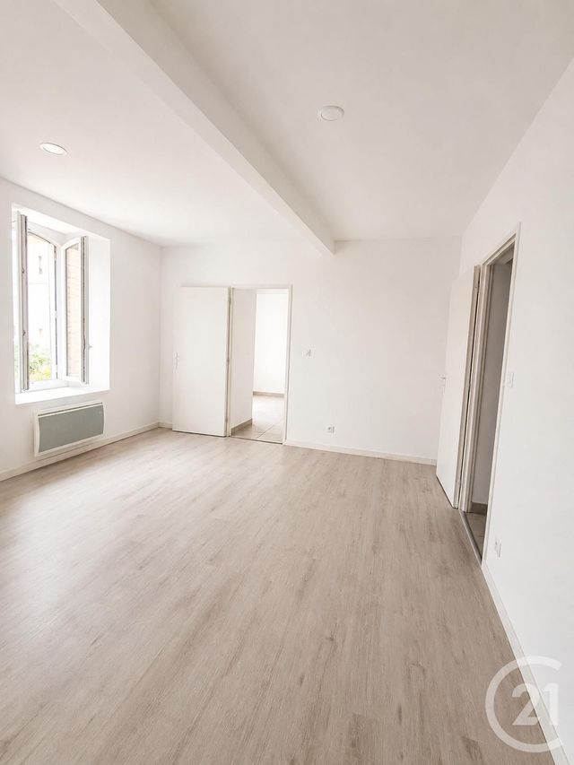 Appartement F2 &agrave; louer - 2 pi&egrave;ces - 44 m2 - Bagnols Sur Ceze - 30 - LANGUEDOC-ROUSSILLON