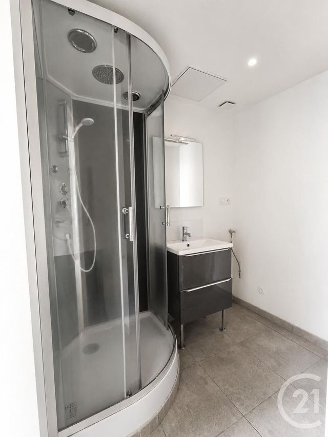 Appartement F2 &agrave; louer - 2 pi&egrave;ces - 44 m2 - Bagnols Sur Ceze - 30 - LANGUEDOC-ROUSSILLON