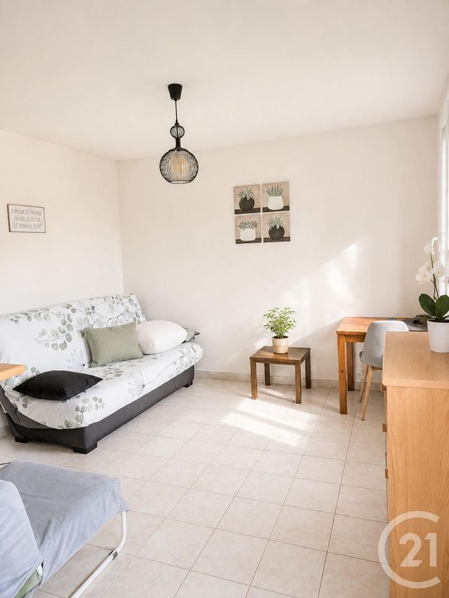 Appartement Studio à louer NIMES
