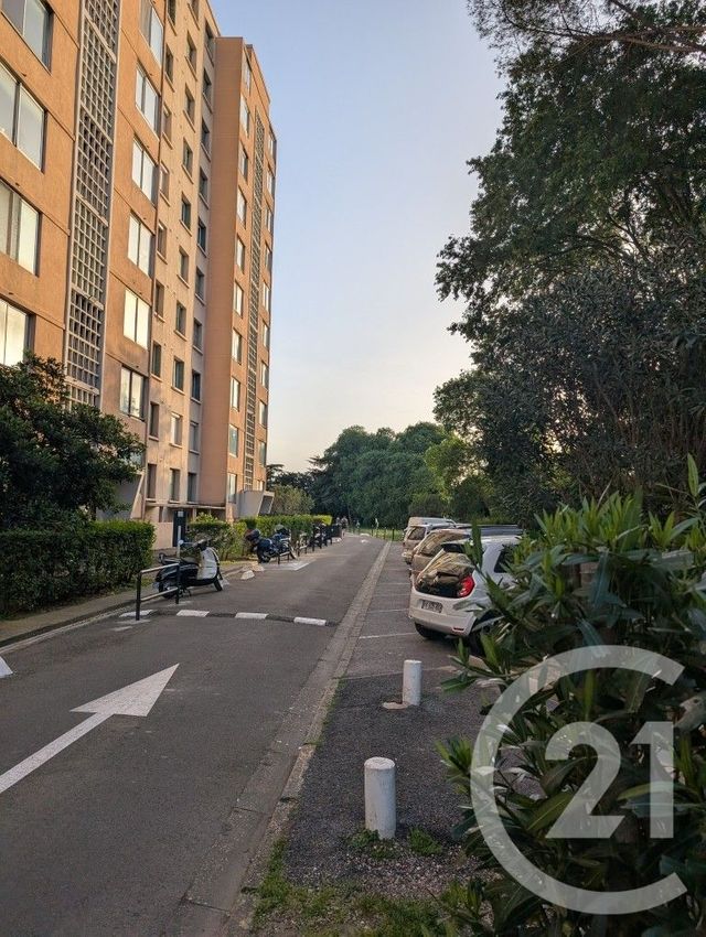 Appartement Studio &agrave; louer - 1 pi&egrave;ce - 25,81 m2 - Nimes - 30 - LANGUEDOC-ROUSSILLON