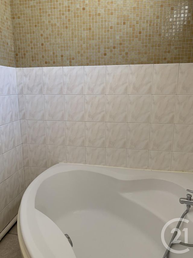 Maison &agrave; louer - 5 pi&egrave;ces - 100 m2 - Bagnols Sur Ceze - 30 - LANGUEDOC-ROUSSILLON