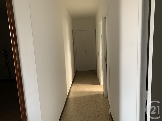 Appartement F4 &agrave; louer - 4 pi&egrave;ces - 105 m2 - Bagnols Sur Ceze - 30 - LANGUEDOC-ROUSSILLON