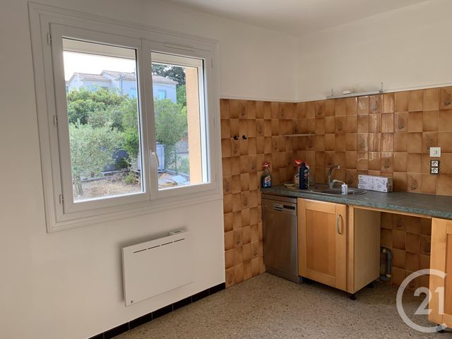 Appartement F4 &agrave; louer - 4 pi&egrave;ces - 105 m2 - Bagnols Sur Ceze - 30 - LANGUEDOC-ROUSSILLON