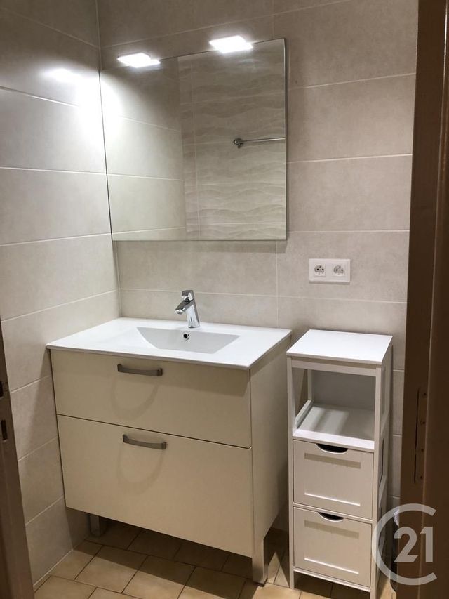 Appartement F2 &agrave; louer - 2 pi&egrave;ces - 32,31 m2 - Bagnols Sur Ceze - 30 - LANGUEDOC-ROUSSILLON