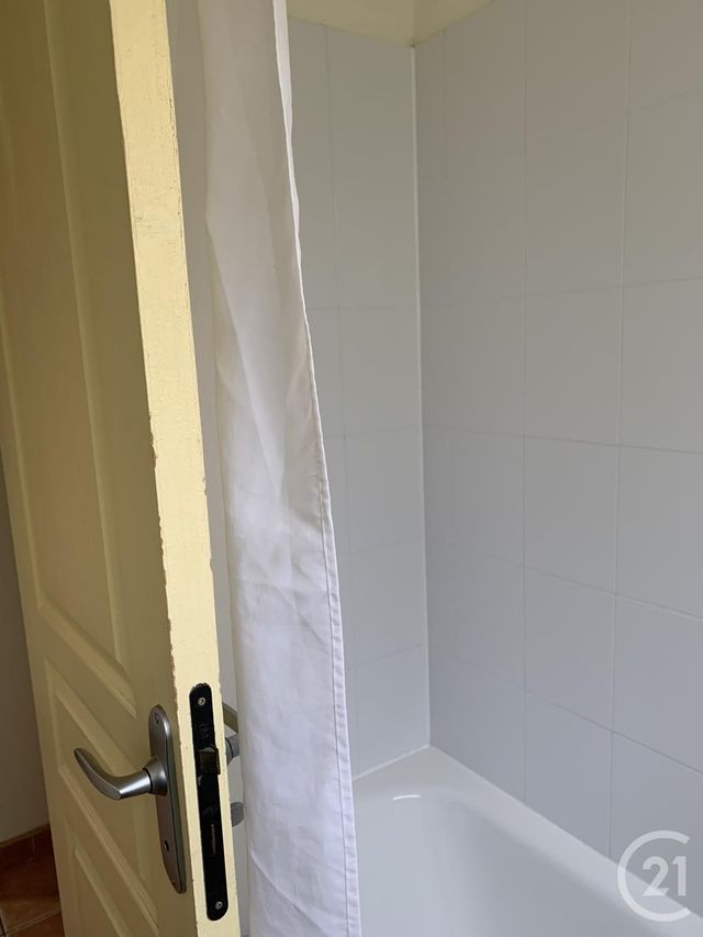 Appartement &agrave; louer - 2 pi&egrave;ces - 550 m2 - Gaujac - 30 - LANGUEDOC-ROUSSILLON
