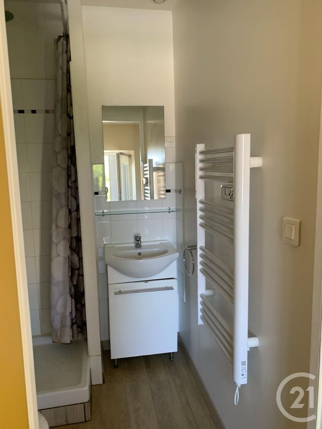 Appartement F1 &agrave; louer - 1 pi&egrave;ce - 21,38 m2 - Bagnols Sur Ceze - 30 - LANGUEDOC-ROUSSILLON