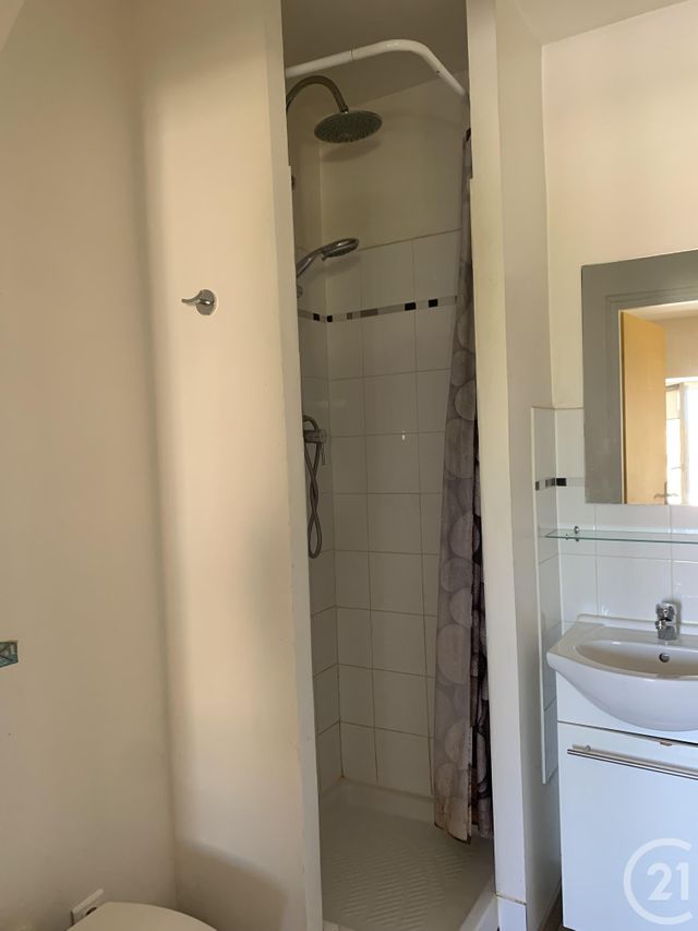 Appartement F1 &agrave; louer - 1 pi&egrave;ce - 21,38 m2 - Bagnols Sur Ceze - 30 - LANGUEDOC-ROUSSILLON