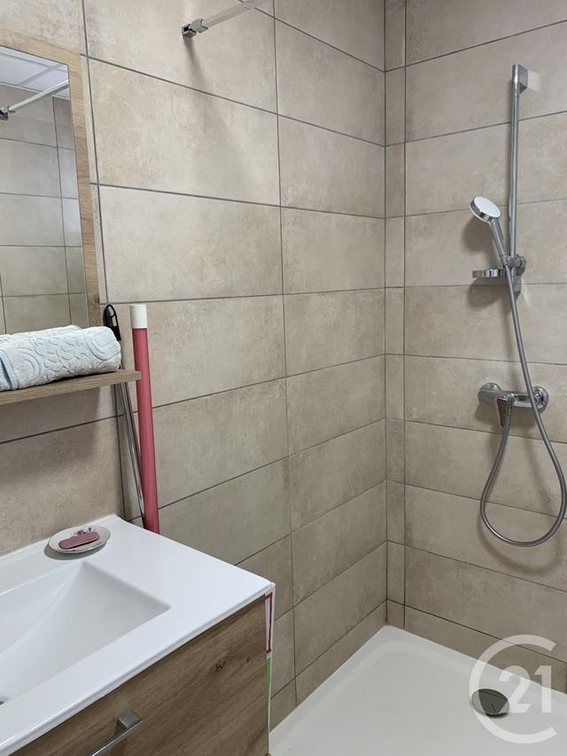 Appartement F1 &agrave; louer - 1 pi&egrave;ce - 21,38 m2 - Bagnols Sur Ceze - 30 - LANGUEDOC-ROUSSILLON