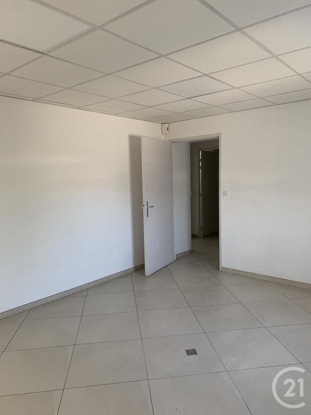 Appartement &agrave; louer - 3 pi&egrave;ces - 55 m2 - Cornillon - 30 - LANGUEDOC-ROUSSILLON