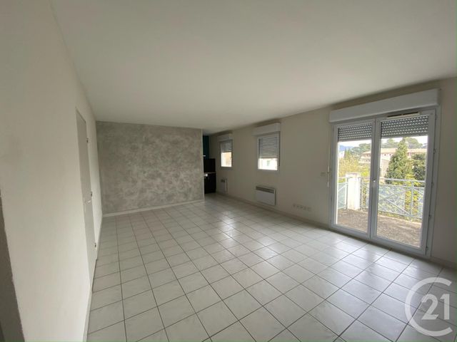 Appartement F2 &agrave; louer - 2 pi&egrave;ces - 53 m2 - Bagnols Sur Ceze - 30 - LANGUEDOC-ROUSSILLON