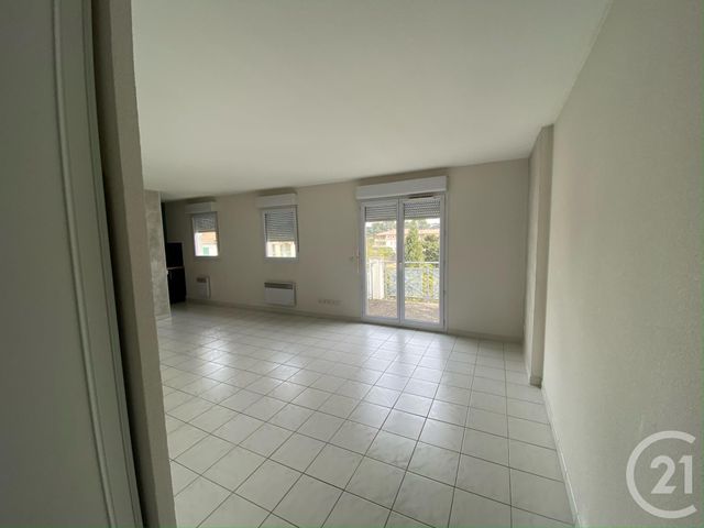 Appartement F2 &agrave; louer - 2 pi&egrave;ces - 53 m2 - Bagnols Sur Ceze - 30 - LANGUEDOC-ROUSSILLON