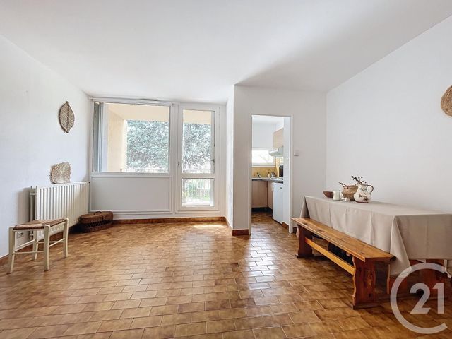 Appartement F1 &agrave; louer - 1 pi&egrave;ce - 25 m2 - Bagnols Sur Ceze - 30 - LANGUEDOC-ROUSSILLON