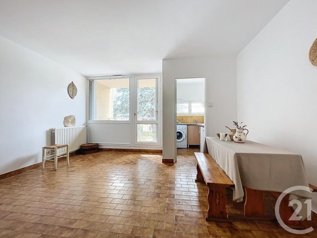 Appartement F1 &agrave; louer - 1 pi&egrave;ce - 25 m2 - Bagnols Sur Ceze - 30 - LANGUEDOC-ROUSSILLON